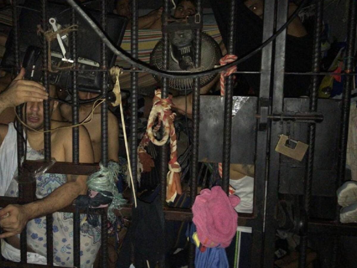 Motín en estación de Policía del centro deja dos fugados