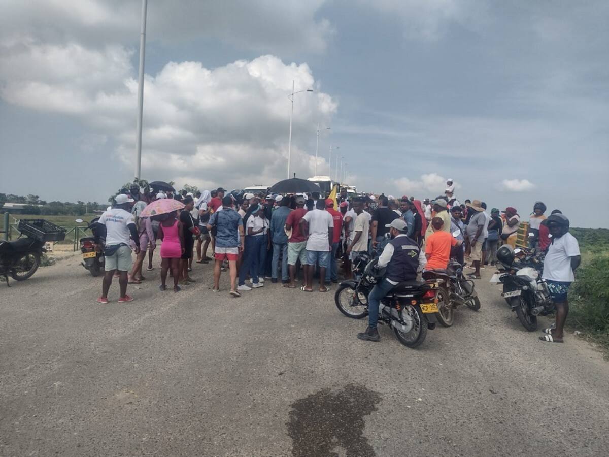 Nativos de Barú bloquearon acceso a la isla exigiendo apertura de playas