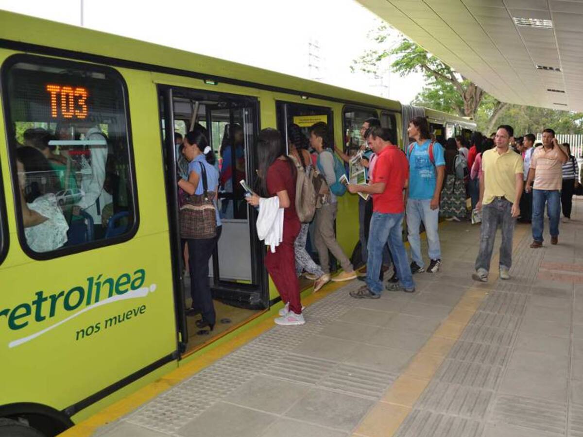 Junta directiva de Metrolínea analizó pérdida de pasajeros