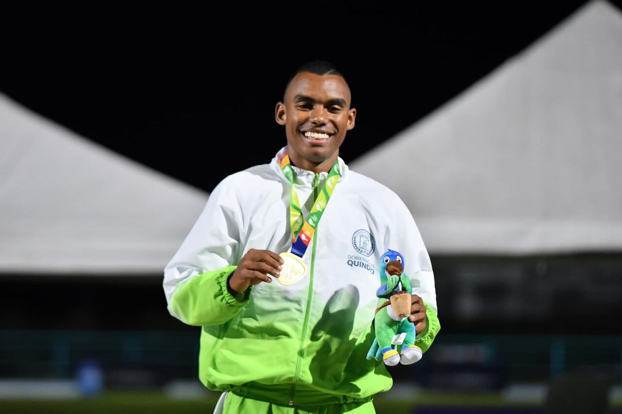 Medalla de oro en atletismo Camilo Andrés Redondo