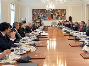 El presidente Santos lidera la sesión del Consejo Nacional de Política Económica y Social en la Casa de Nariño. Foto: Presidencia.