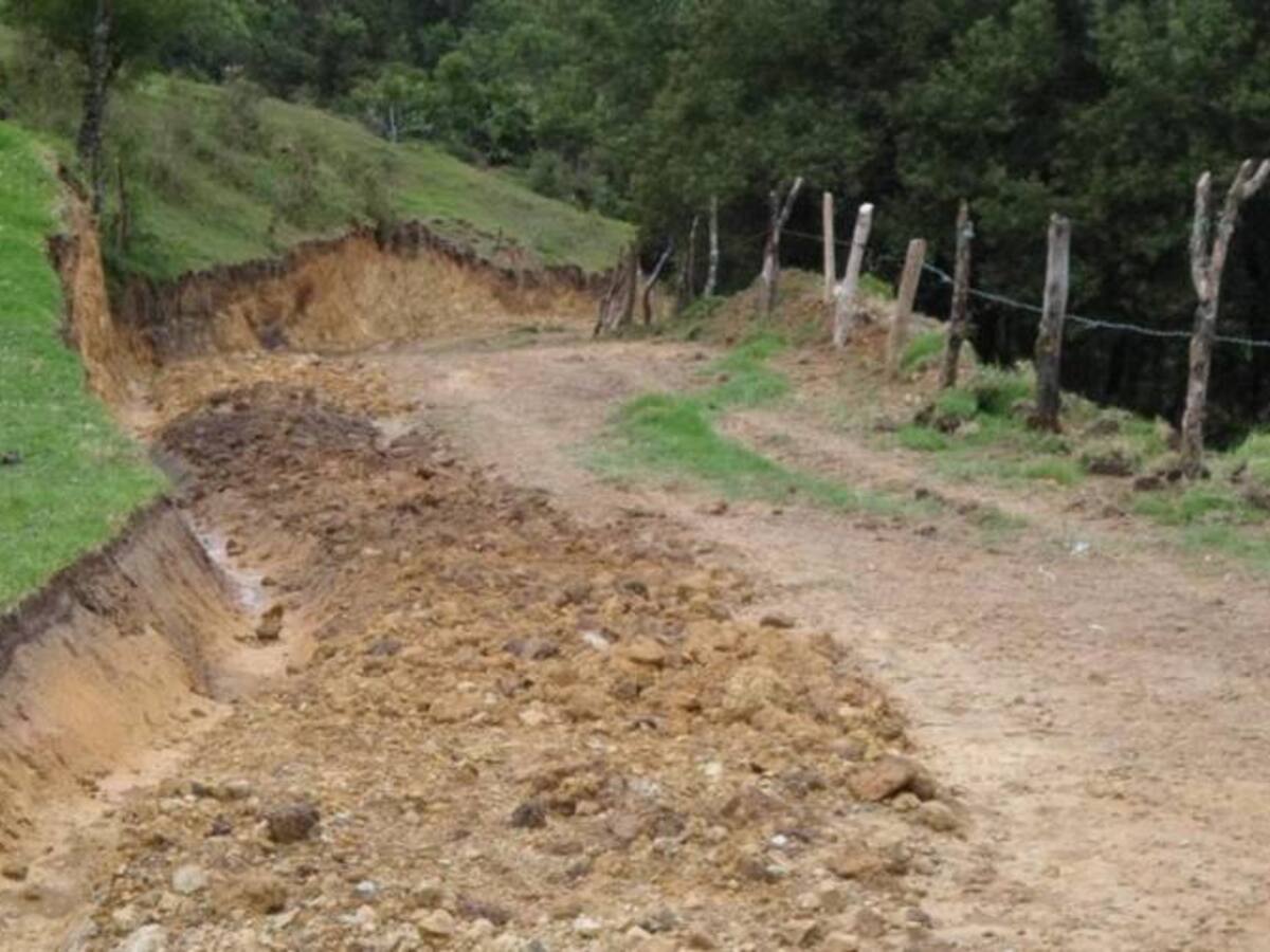 Cámara de Representantes pedirá explicaciones por obras inconclusas en Santander