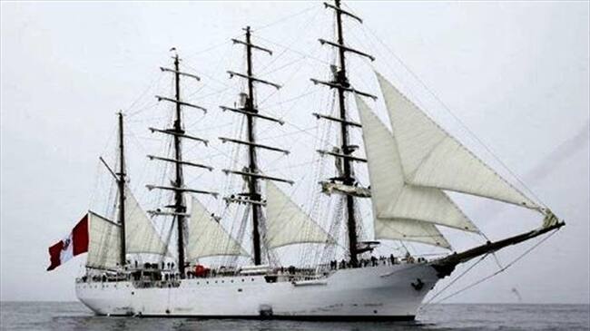 Buque Escuela “Unión” de la Armada del Perú, arriba a Cartagena. Foto: Prensa Armada Nacional.