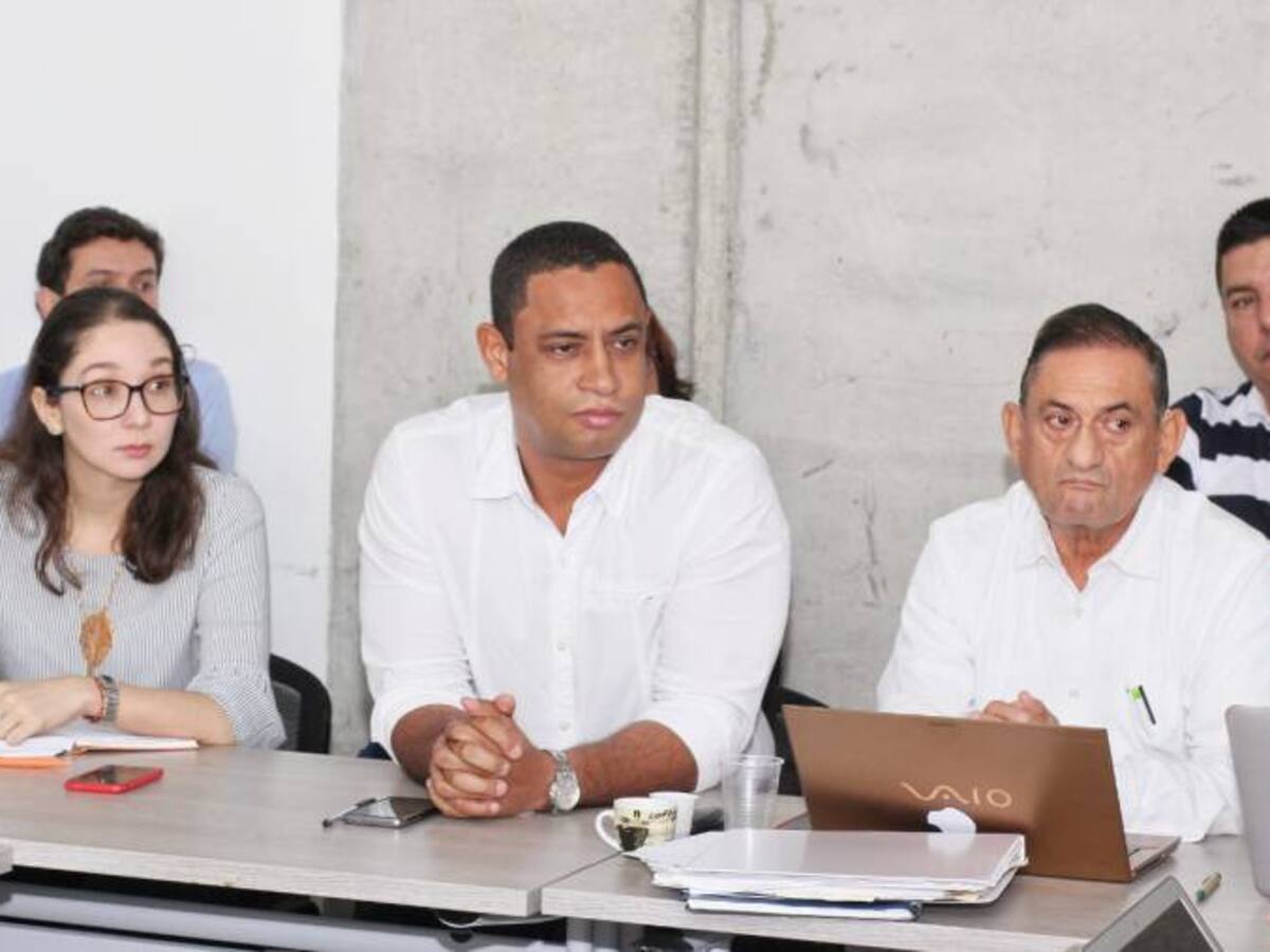 Distrito revisa minuciosamente los produtos del POT entregados por Fonade