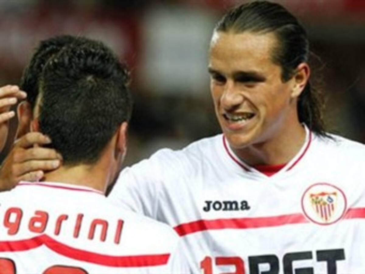 Bernardo Espinoza ya entrena con Sevilla