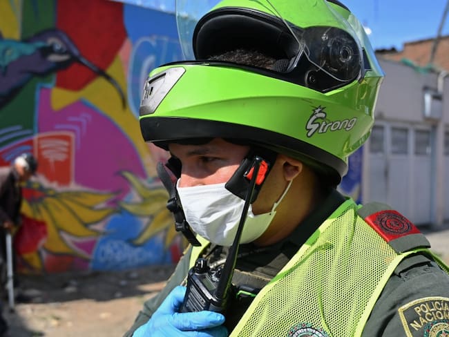 Piden reforzar medidas de sanidad en estaciones de policía en Bogotá