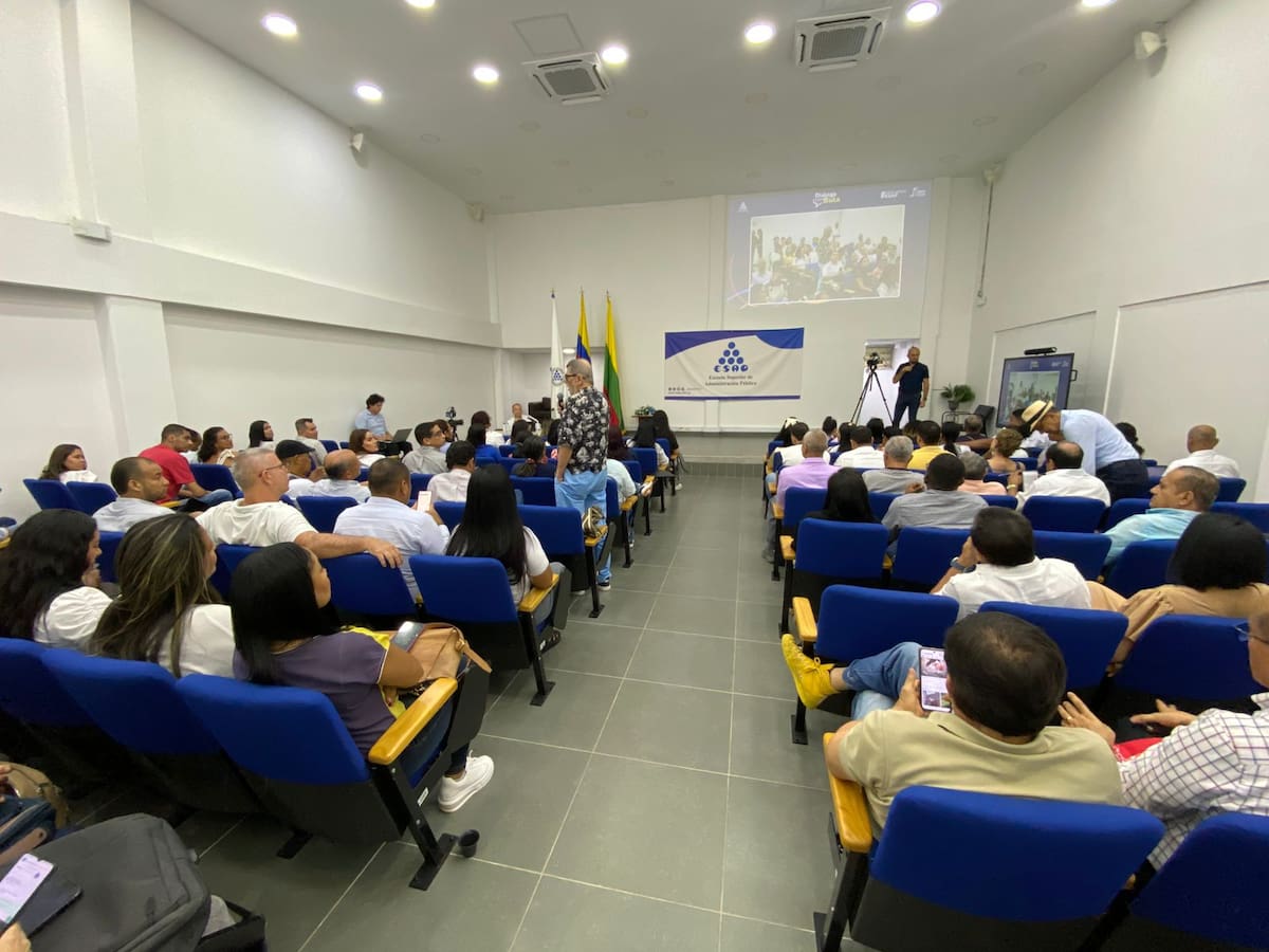 Jóvenes se capacitarán en la ESAP para elecciones de 2025