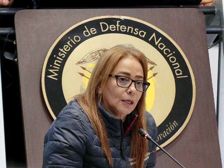 imagen de referencia | Claudia Carrasquilla: Foto suministrada / Logo Ministerio de Defensa Nacional: Colprensa.