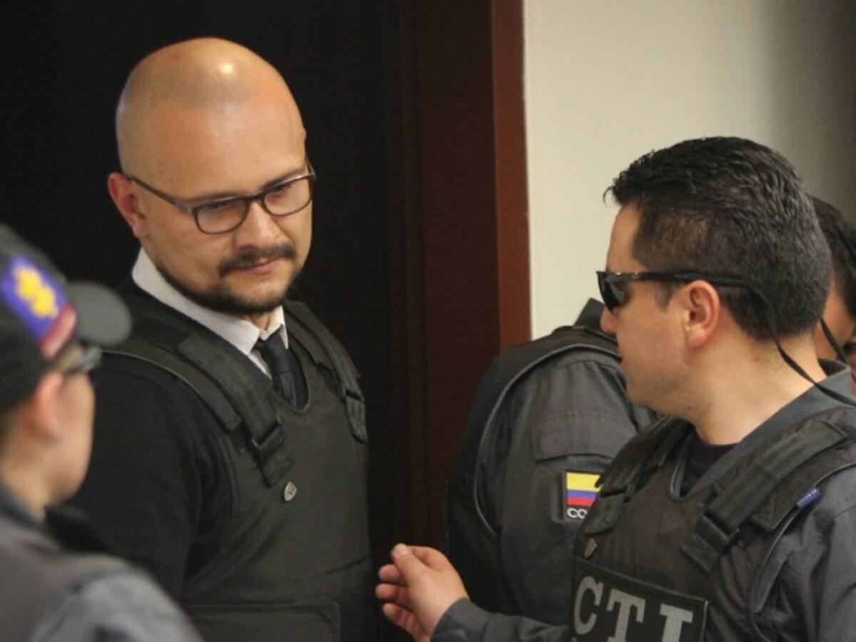 Piden cambiar de patio o cárcel al hacker Andrés Sepúlveda