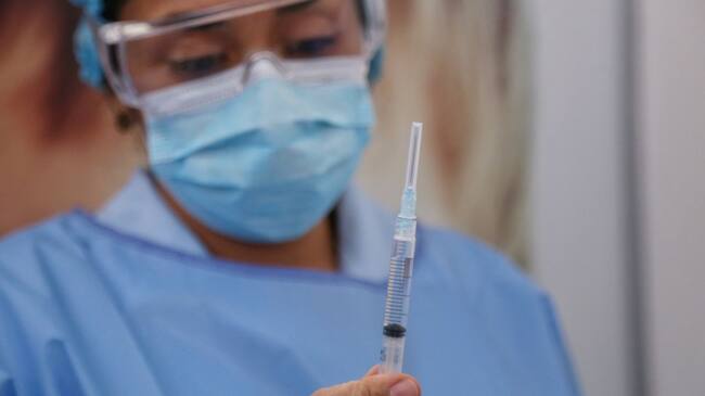 El Departamento Distrital de Salud pidió extremar las medidas de autocuidado ante el aumento de contagios y la presencia de la variante ómicron