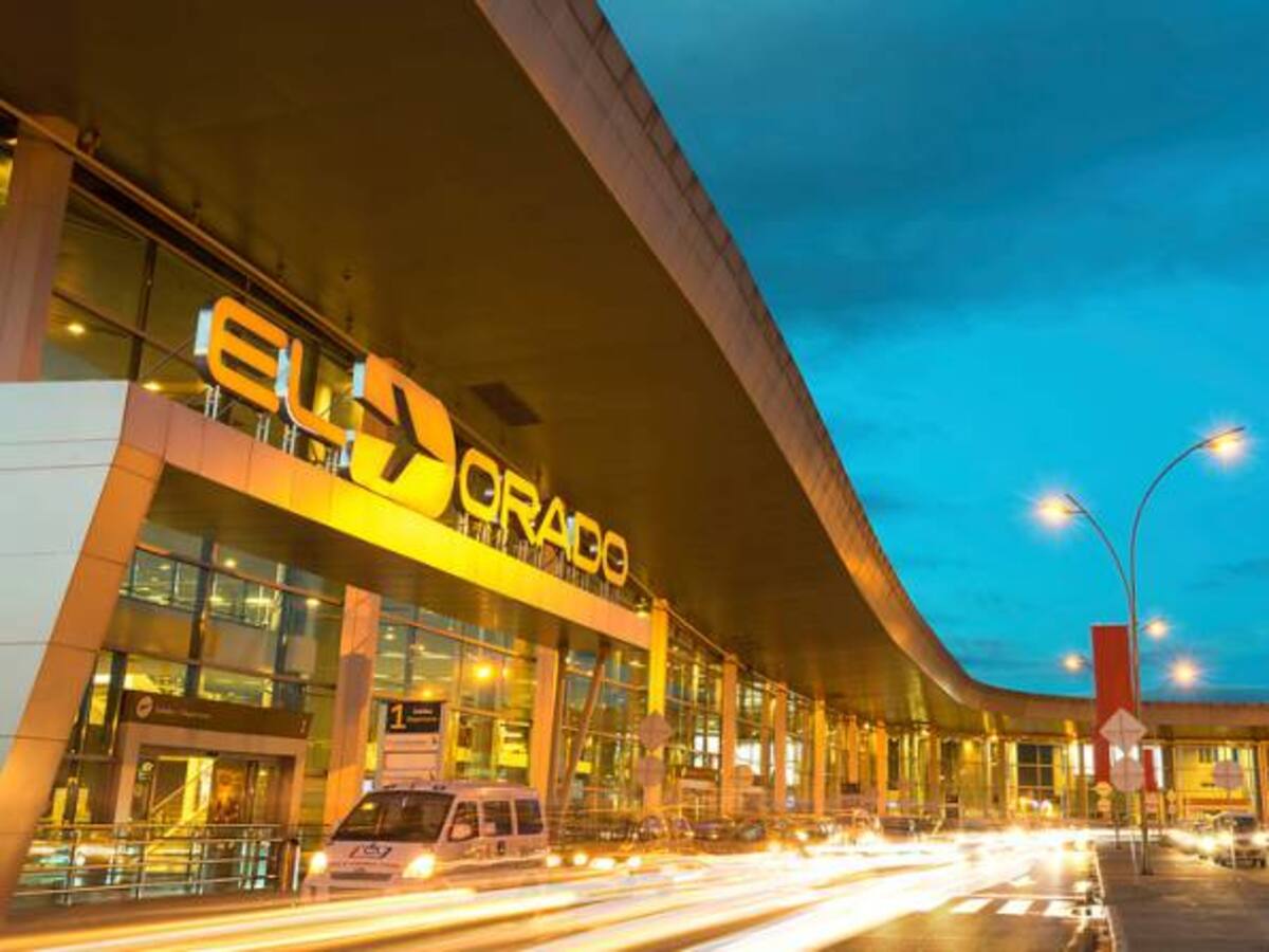 Viajeros a llegar con cuatro horas de anticipación Al Dorado por cierre de la Calle 26