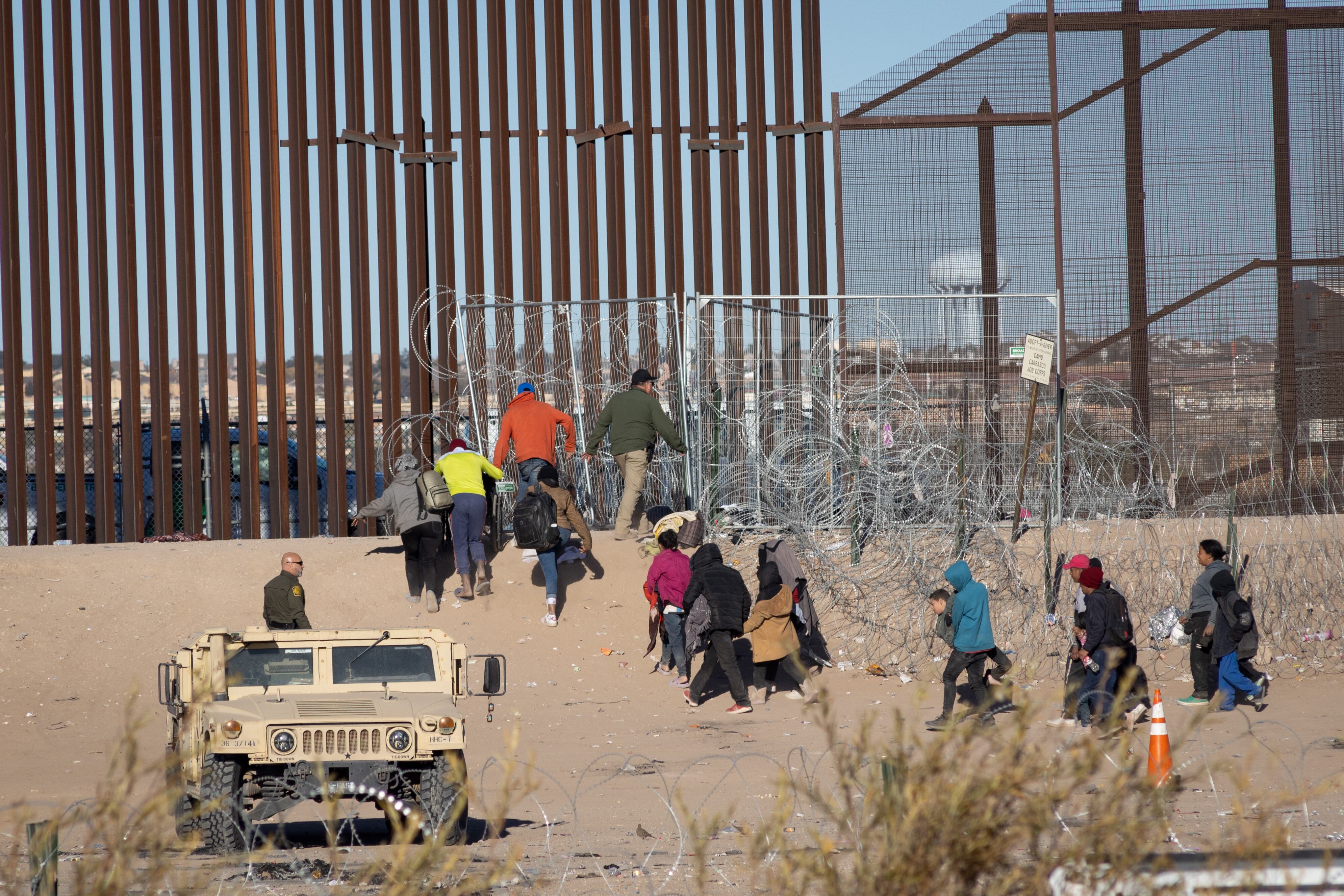 Frontera de Estados Unidos para buscar asilo humanitario en Ciudad Juárez, México. (Foto de David Peinado/Anadolu vía Getty Images)