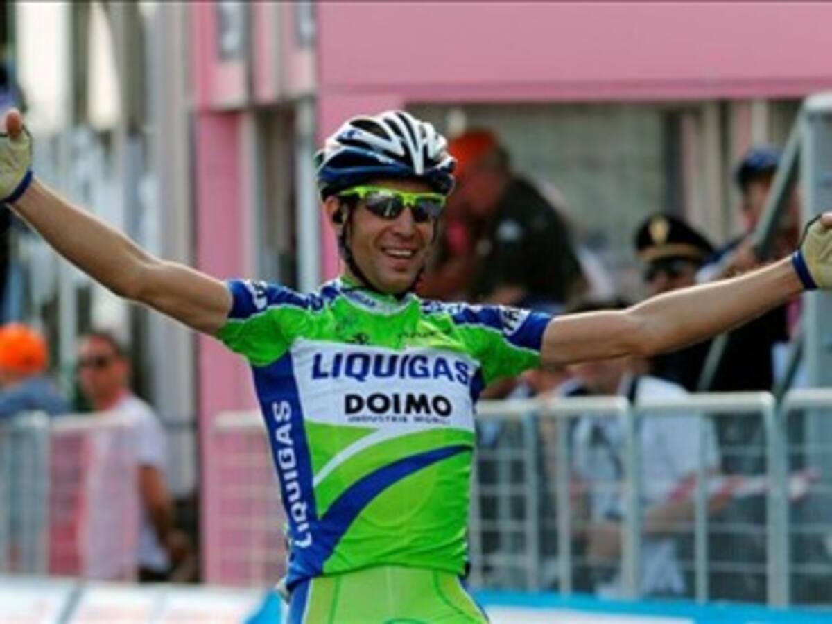 El español David Arroyo es el nuevo líder del Giro de Italia. Vicenzo Niballi ganó la etapa 14