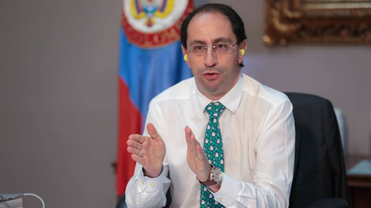 Rector de la EIA cuestiona gestión fiscal de Petro y responde a trino sobre las 4G