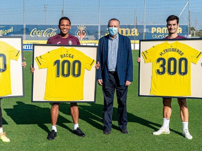 Carlos Bacca homenajeado en Villarreal tras superar los 100 partidos