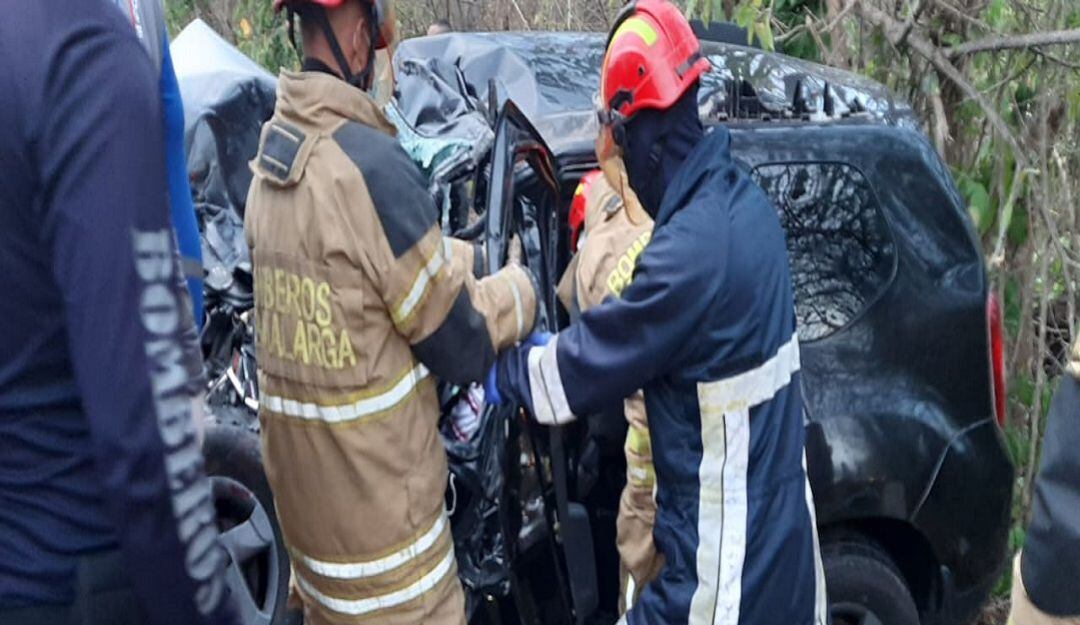 Accidente en la carretera Oriental donde dos personas murieron.