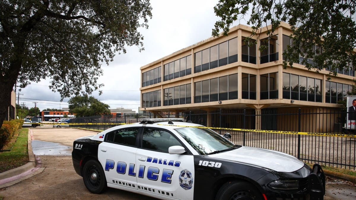 Dos muertos deja un tiroteo en las instalaciones del Servicio de Inmigracion ICE en Dallas