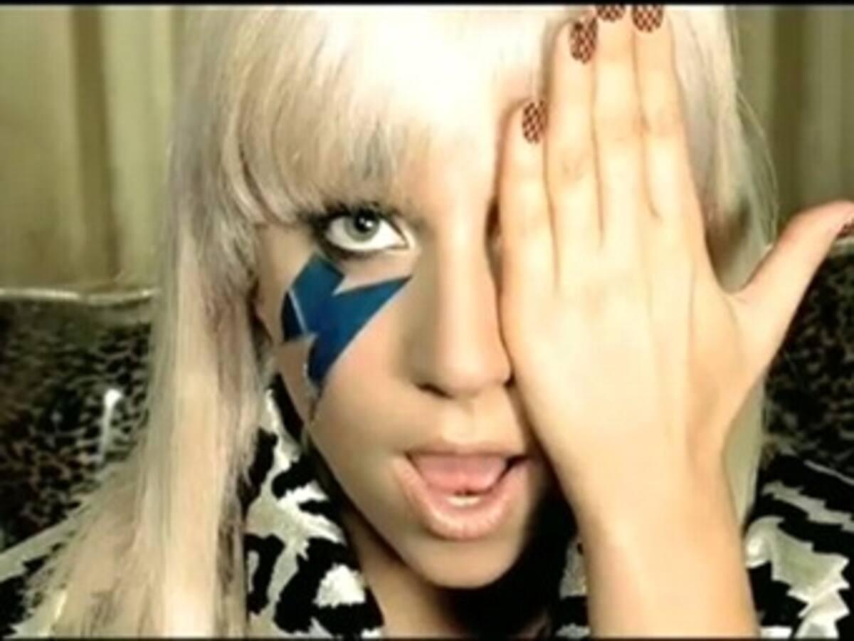 Lady Gaga confirma que su primer perfume contiene sangre y semen