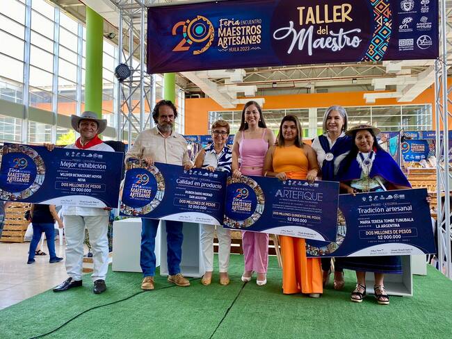 En la Categoría de Calidad en Producto, Rubén Darío Morad, del municipio de San Agustín, por sus diseños también en tejeduría. Y en la Categoría Tradición Artesanal, María Teresa Tombe Tunubala - Taller Artesanías La Guambianita, del municipio de La Argentina.