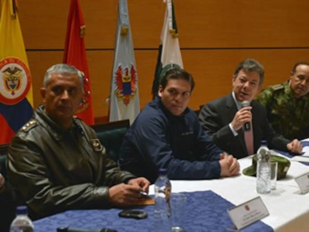 Santos y altos mandos revisaron estrategia de seguridad y lucha contra bandas criminales