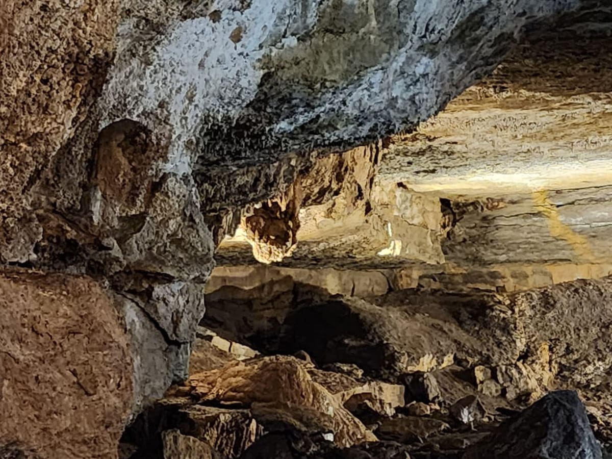 Se prende la iluminación de la cueva del Nitro