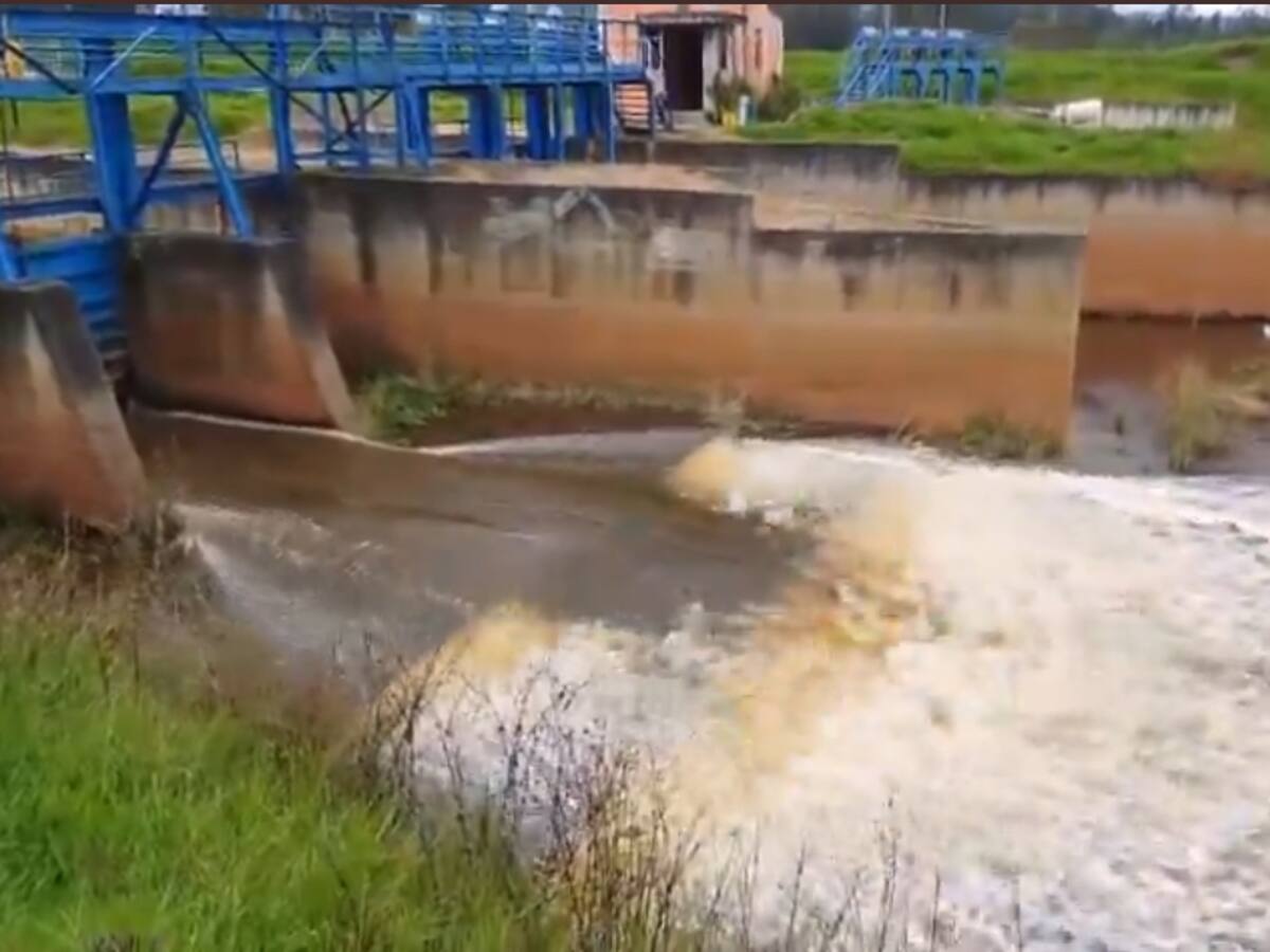 La CAR abrió compuertas de la Laguna de Fúquene para evitar inundaciones en Boyacá