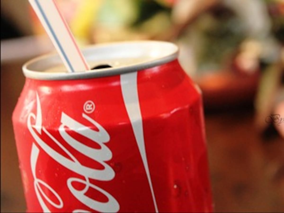 Consumo excesivo de Coca-Cola provoca arritmia y desmayos