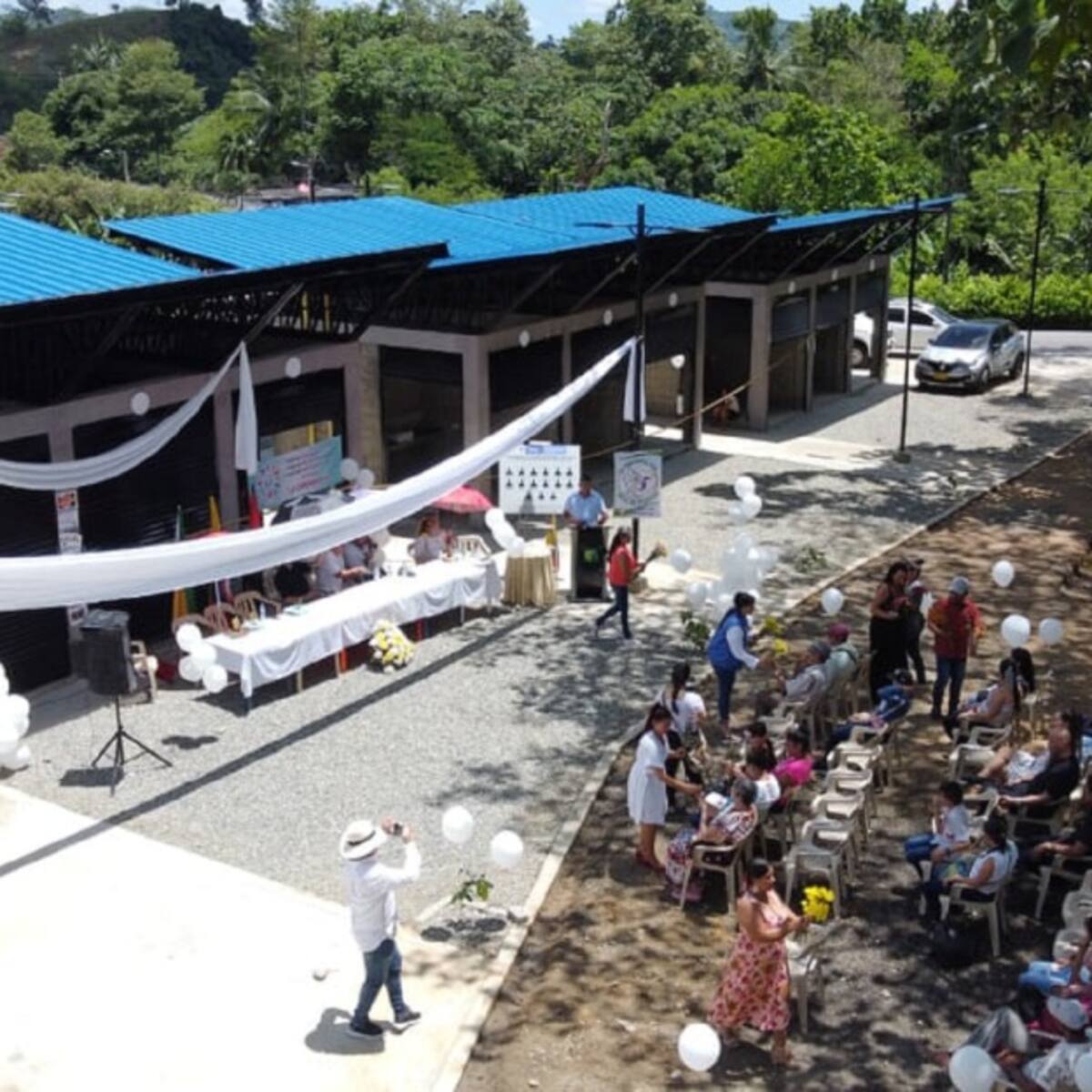 Una plaza artesanal y agroindustrial en la Esperanza