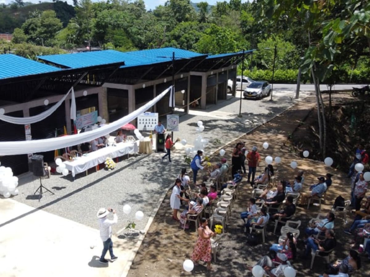 Una plaza artesanal y agroindustrial en la Esperanza