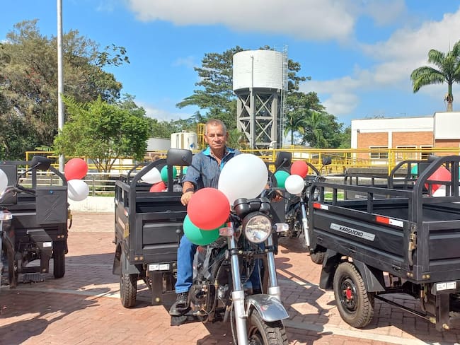 Informe entrega de motocarros a carretilleros en Calarcá