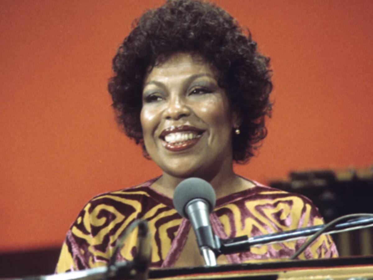 Roberta Flack, la vocalista de “Killing Me Softly” fallece a los 88 años