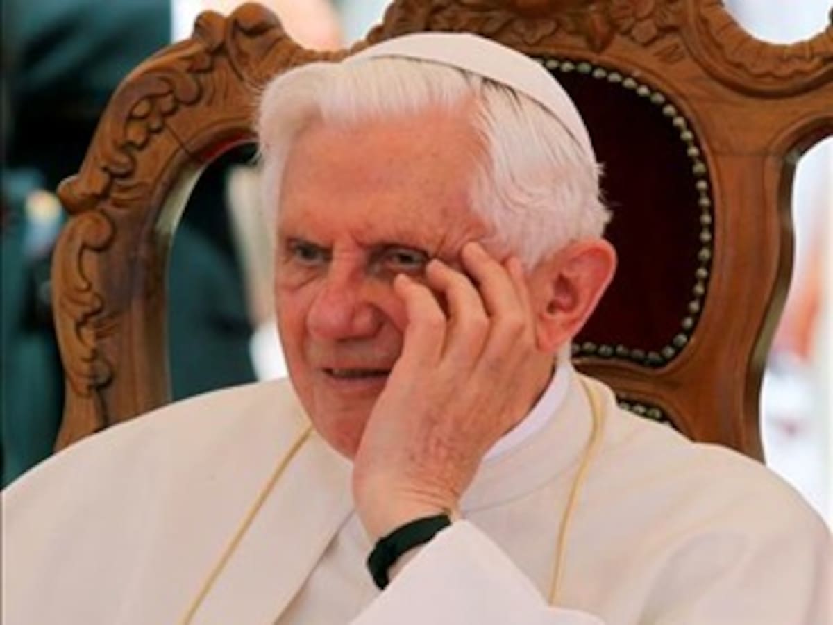 Benedicto XVI pide ayuda para que cristianos de Oriente Medio vivan en paz