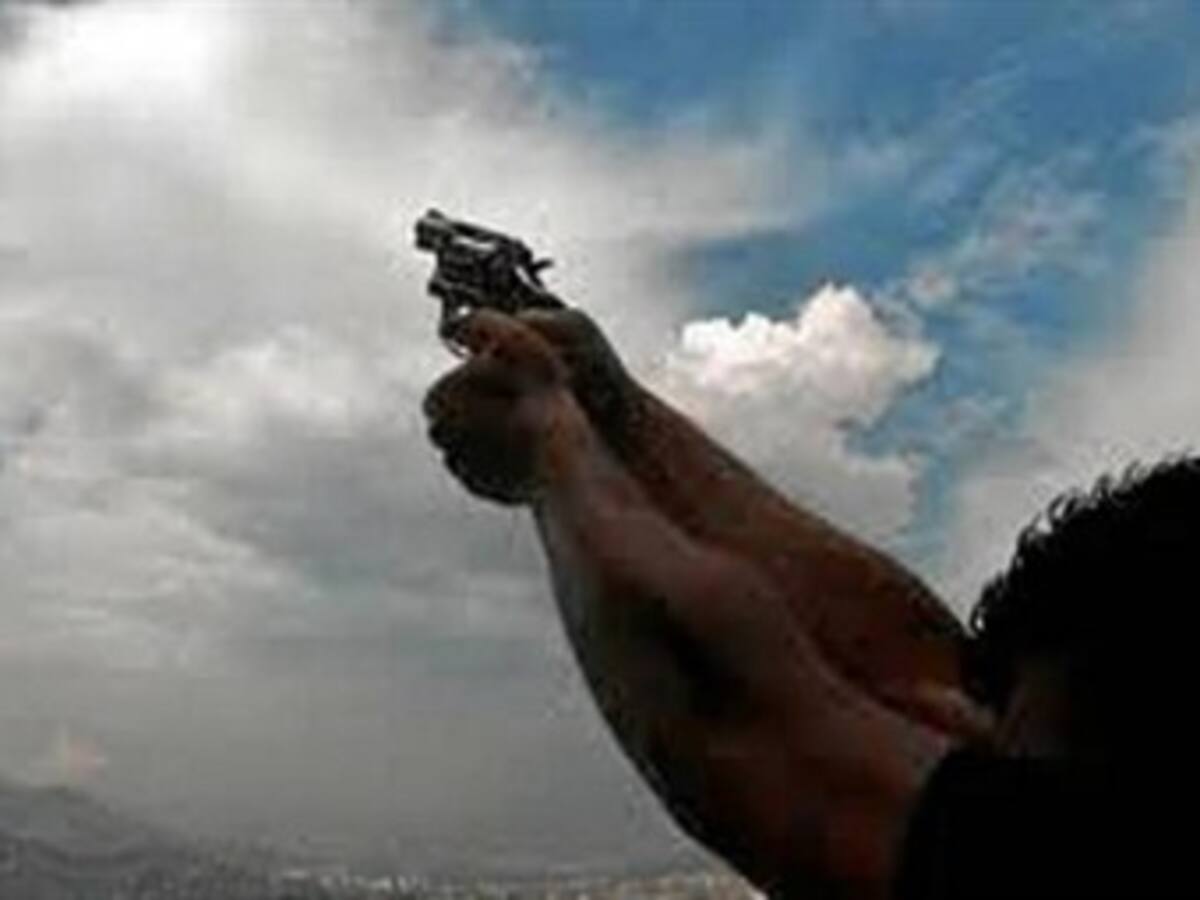 Policías, acusados de propinarle tiro de gracia a hombre que hizo tiros al aire en Usme