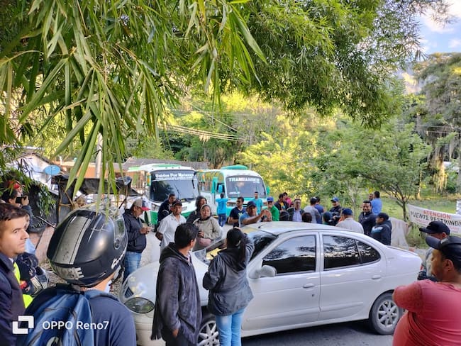 Bloqueos en la vía Bucaramanga - Matanza