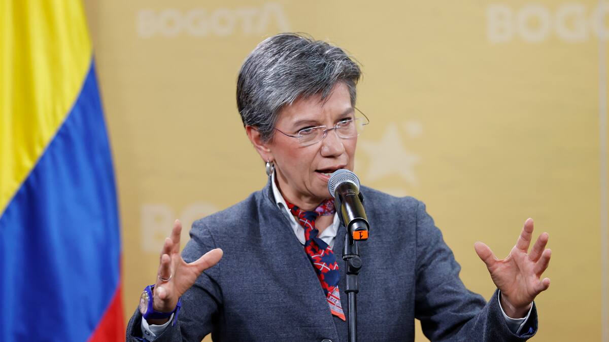“La Alcaldía no tiene vacantes ¿No está contento con ser presidente?”: Claudia López