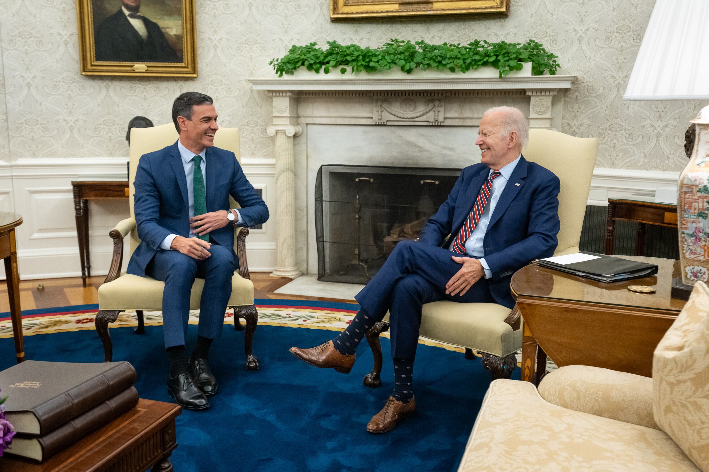 Presidente de España, Pedro Sánchez y presidente de EE.UU.  Joe Biden en La Casa Blanca.