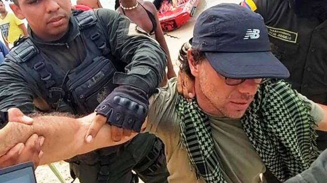 La Policía de Cartagena desmintió estas afirmaciones y aclara que se trato de un procedimiento de requisa al cual se habría negado el comunicador