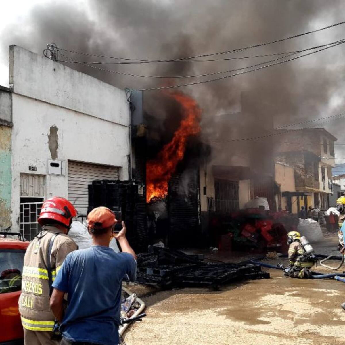 Bomberos de Cali especialistas en atención a emergencias