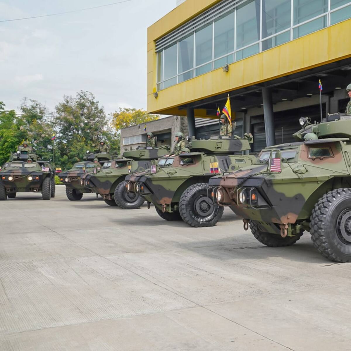 Ejército despliega nuevos vehículos blindados donados por EE. UU. para reforzar operaciones