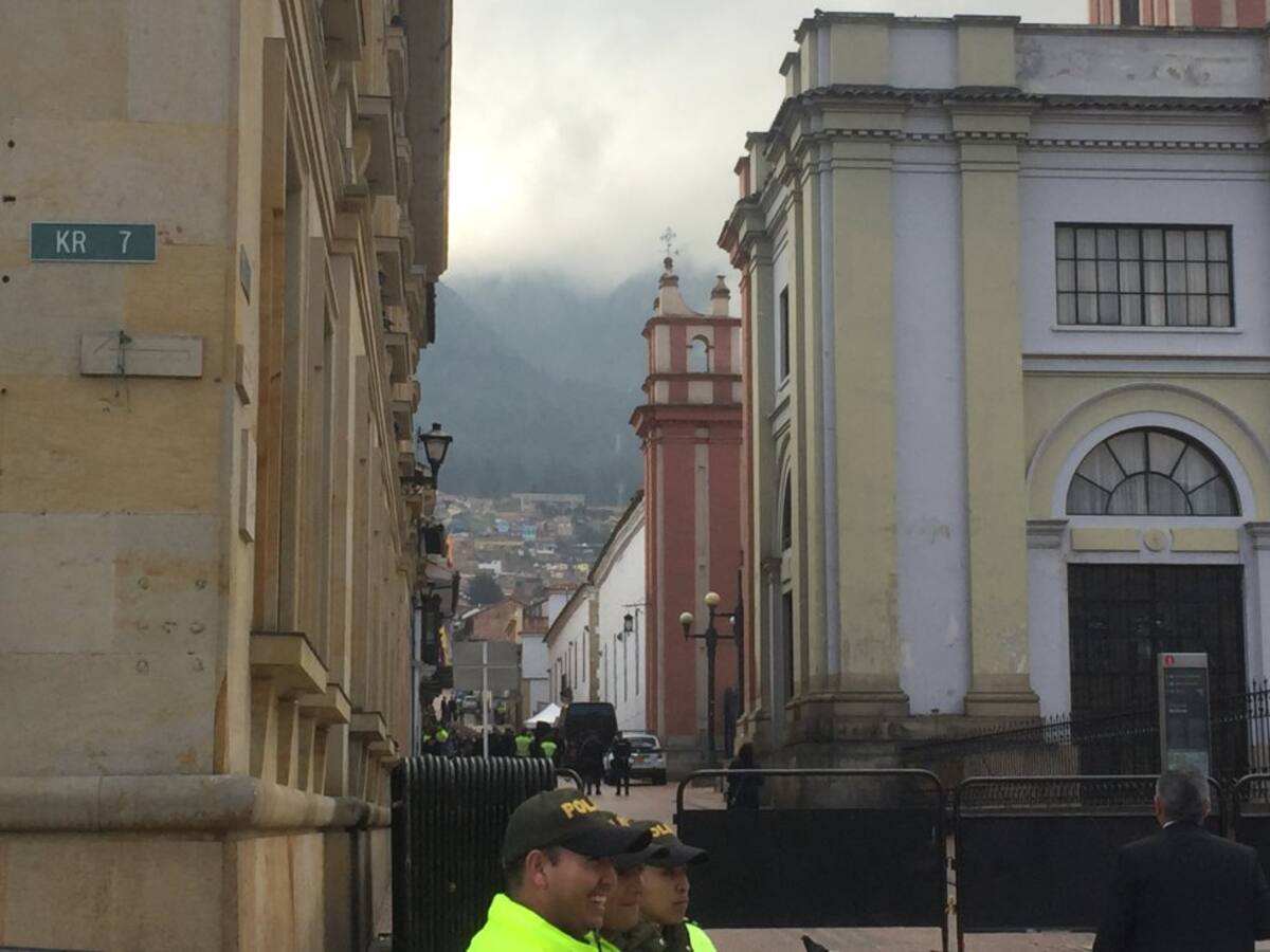 En Cartagena, hace menos de dos meses, la firma se celebró en un escenario montado al aire libre frente a la bahía de la ciudad donde se dieron cita unos 2.500 invitados especiales.
