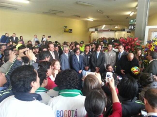 Homenaje a jóvenes que perdieron la vida 'por una camiseta'