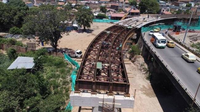 Construcción Puente Benito Hernández.