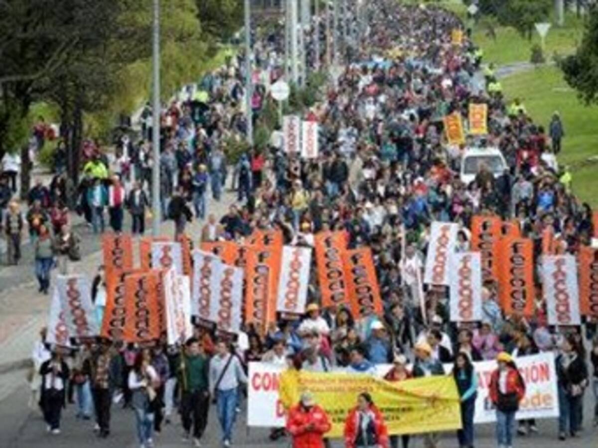 Educadores piden al Gobierno cumplimiento de acuerdos pactados para evitar irse a paro
