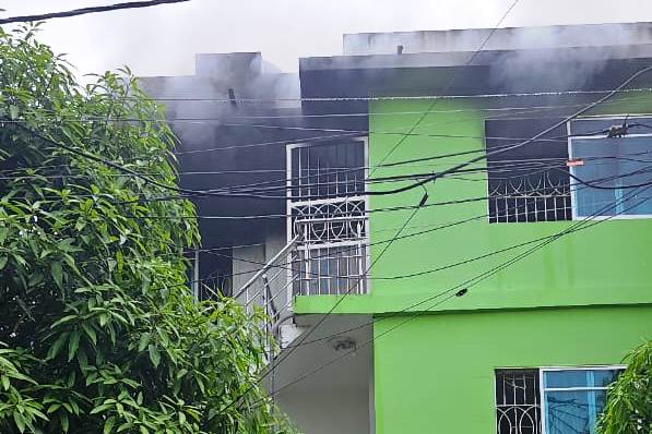 Cuerpo de Bomberos de Cartagena controla incendio en el barrio Villa Grande 1