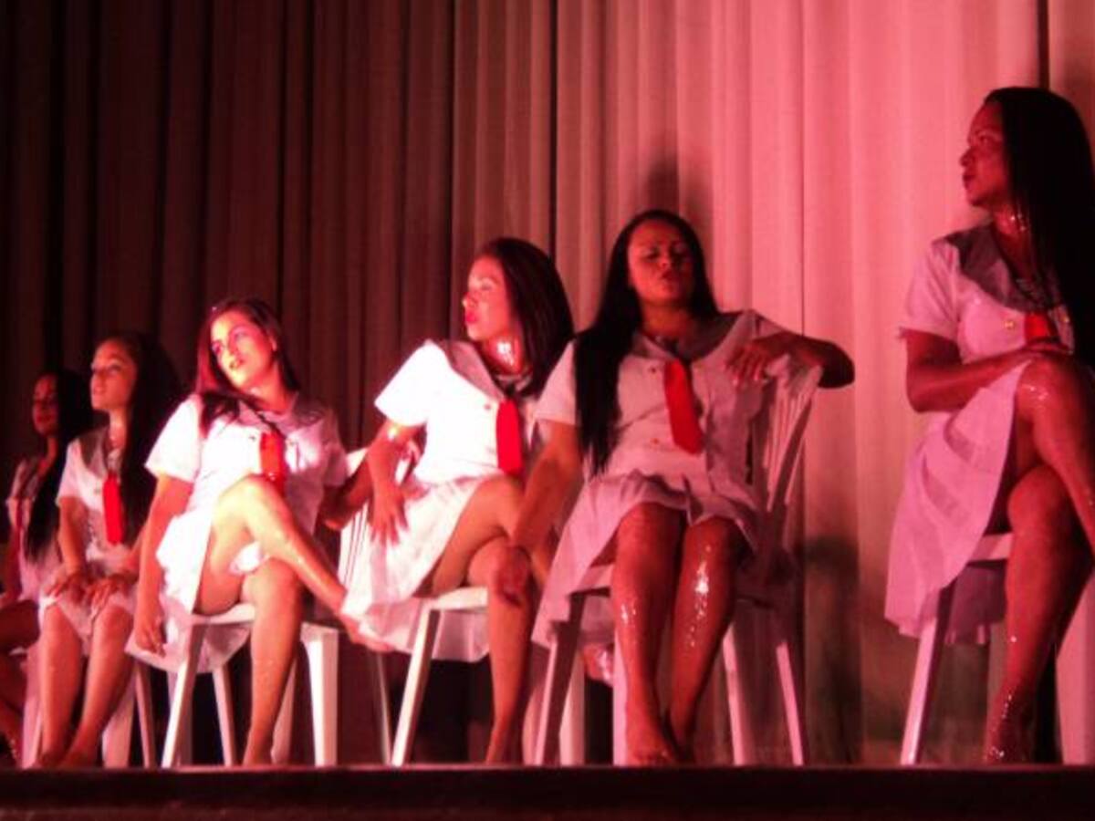 Reclusas de la cárcel de mujeres de Armenia presentaron la obra de teatro “Nuestra Natasha”