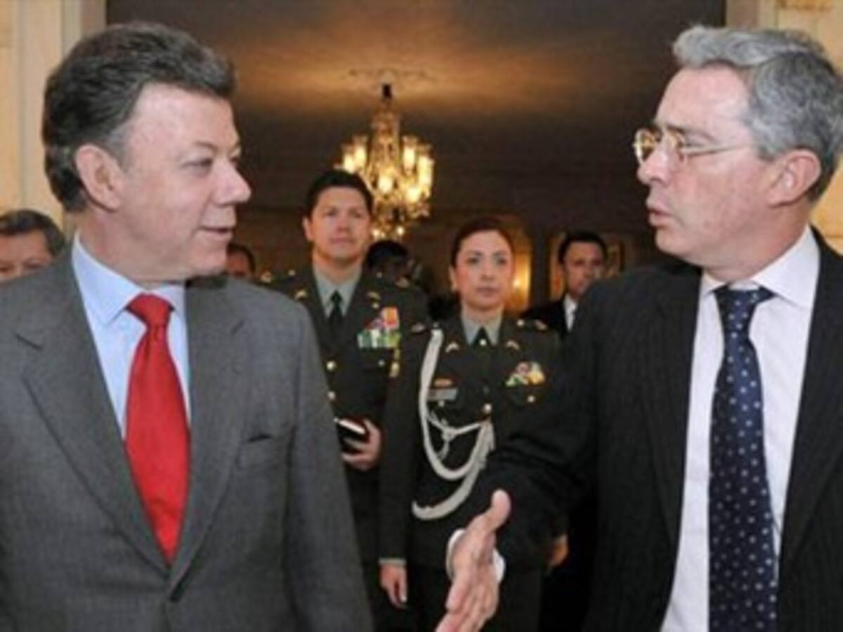 Santos dice que garantizará seguridad del expresidente Uribe y su familia