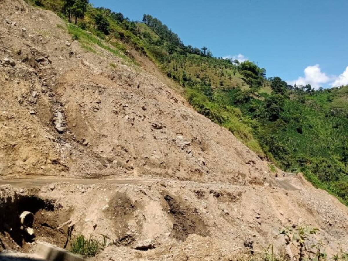 Cierre vial entre Manzanares y Petaqueros