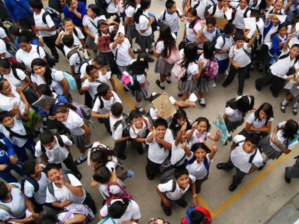 ¿Están obligados los estudiantes a asistir a ceremonias religiosas?