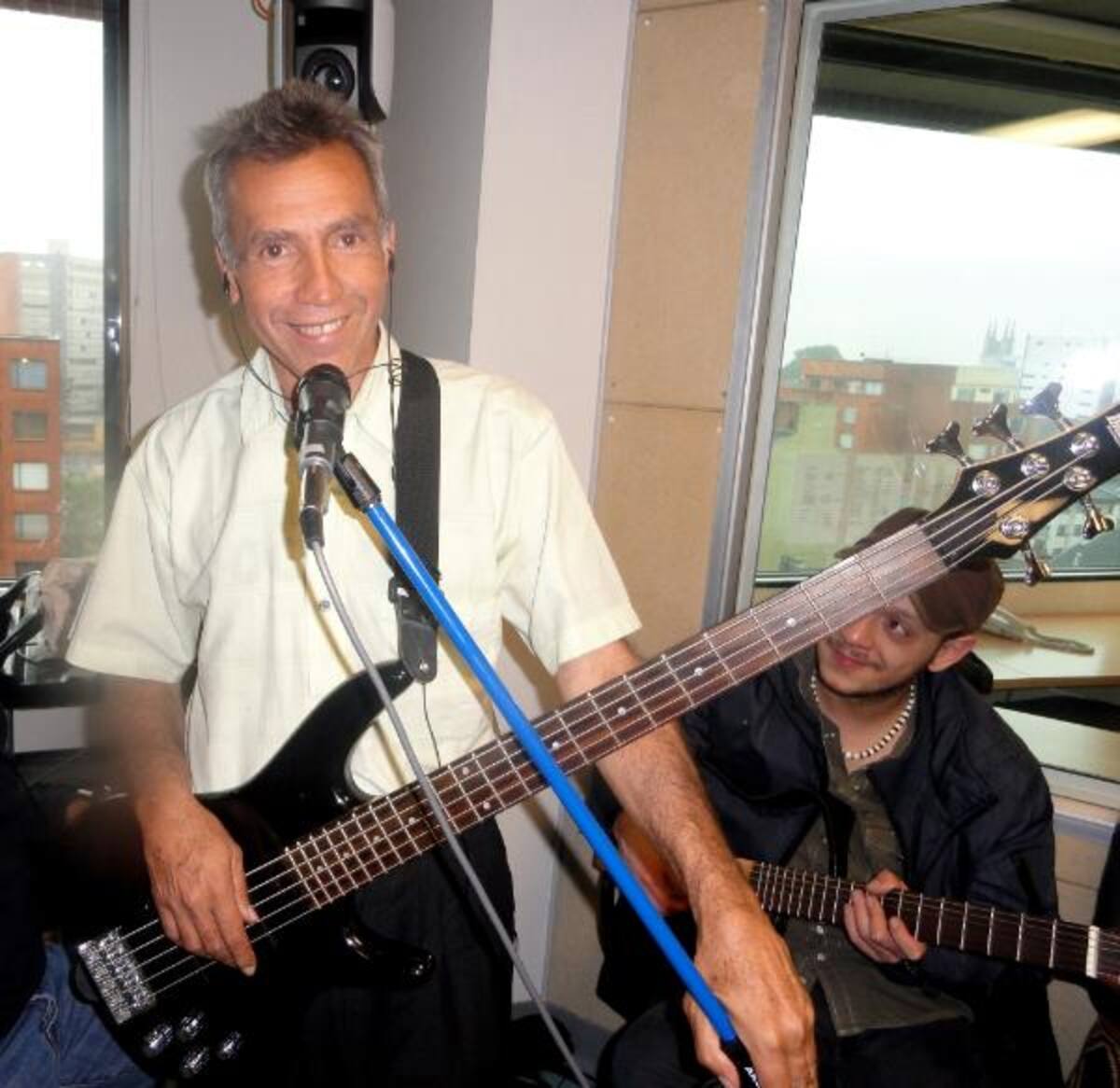 Roberto Echavarria, Bajo, integrante de Son Callejero