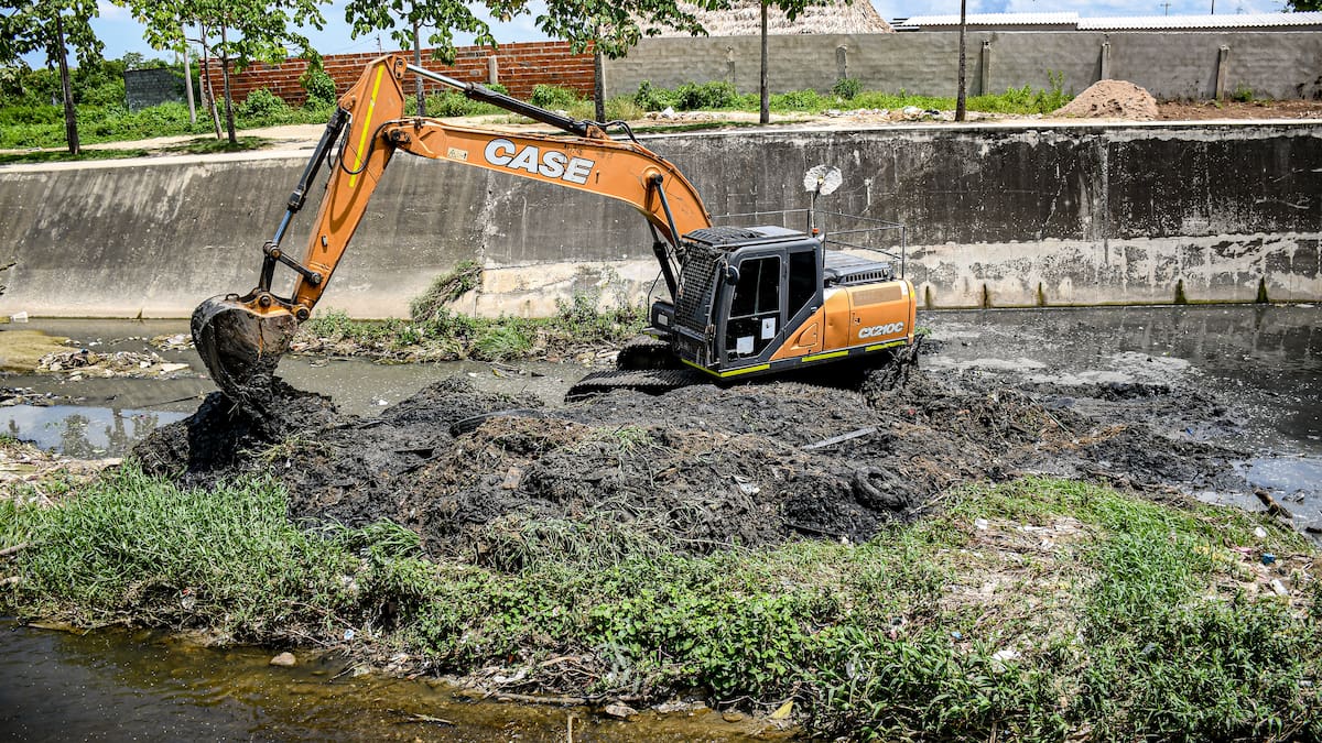 Barranquilla pone en marcha limpieza de 51 arroyos para prevenir inundaciones y mejorar el ambiente